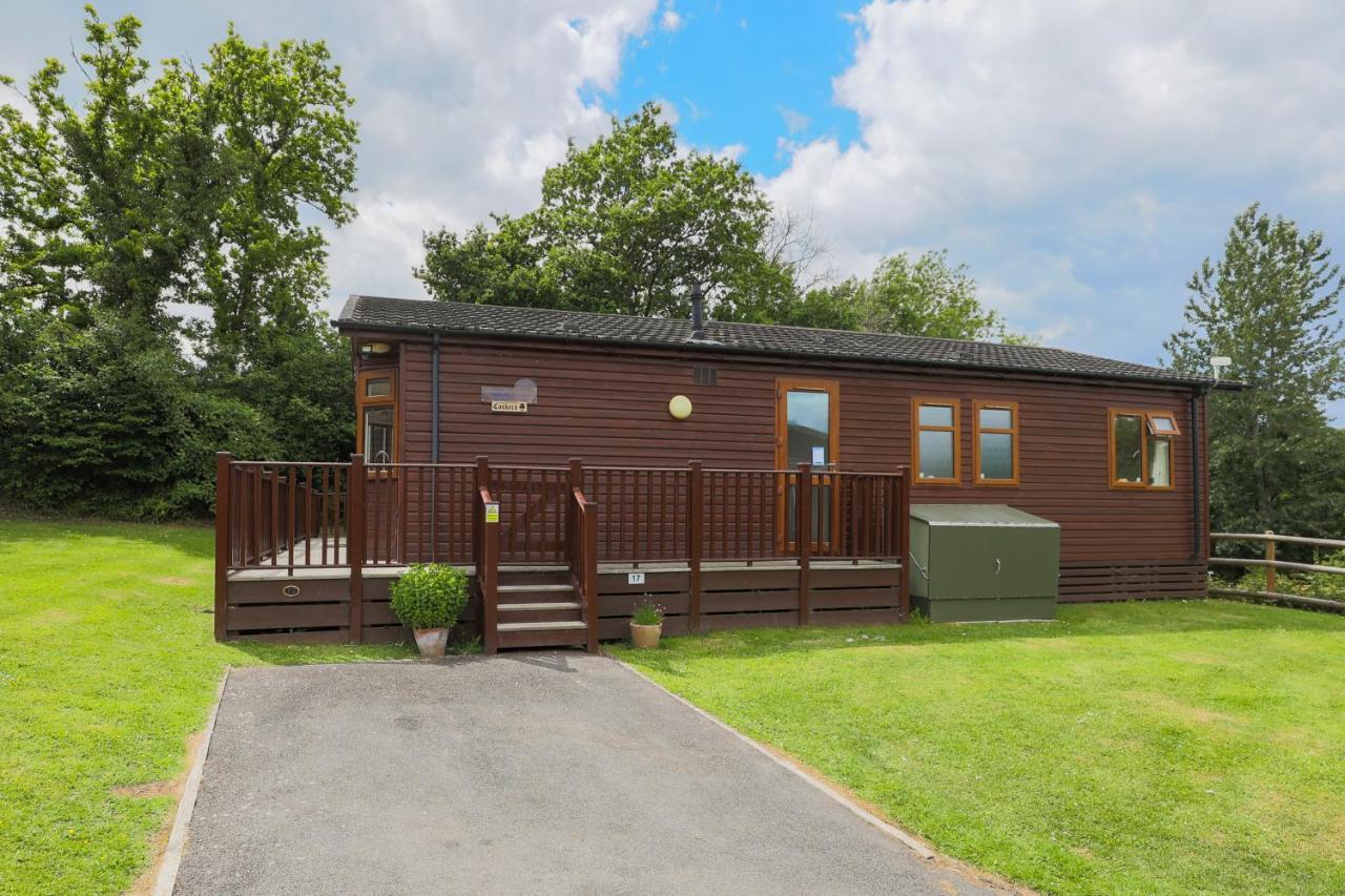 Conkers Lodge For 6 With Hot Tub & Secluded Decking - Spa Resort In Devon Chudleigh Extérieur photo