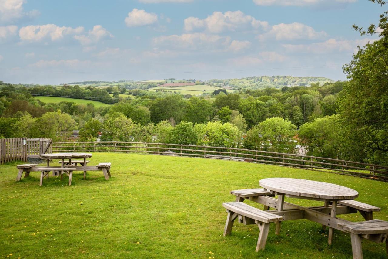 Conkers Lodge For 6 With Hot Tub & Secluded Decking - Spa Resort In Devon Chudleigh Extérieur photo